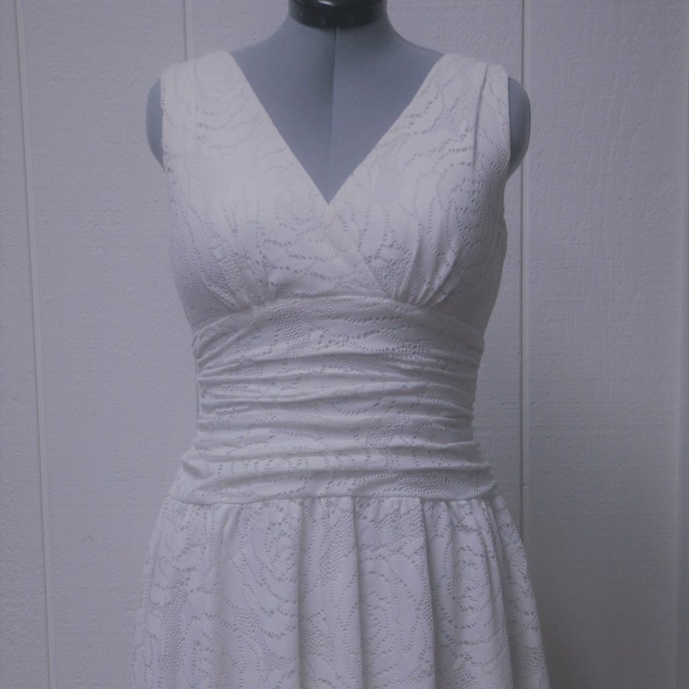 DRESS BARN WHITE LACE DRESS SZ 10